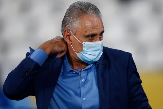 RIO DE JANEIRO, BRAZIL - JULY 05: Tite of Brazil looks on before a semi-final match of Copa America Brazil 2021 between Brazil and Peru at Estadio Olímpico Nilton Santos on July 05, 2021 in Rio de Janeiro, Brazil. (Photo by Wagner Meier/Getty Images) RIO DE JANEIRO, BRAZIL - JULY 05: Tite of Brazil looks on before a semi-final match of Copa America Brazil 2021 between Brazil and Peru at Estadio Olímpico Nilton Santos on July 05, 2021 in Rio de Janeiro, Brazil. (Photo by Wagner Meier/Getty Images)