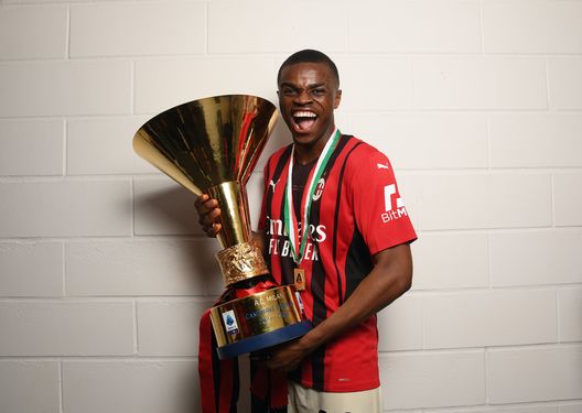 Pierre Kalulu (difensore AC Milan) ha vinto uno Scudetto con i rossoneri | Milan News (Getty Images) Pierre Kalulu AC Milan