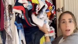 Le maglie del Papu Gómez e lo sketch con la moglie: “Scegli, il calcio o me”