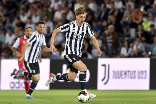 (Photo by Filippo Alfero - Juventus FC/Juventus FC via Getty Images) Salernitana, Nicolussi Caviglia: “Contro il Toro non è un derby ma…”- immagine 2