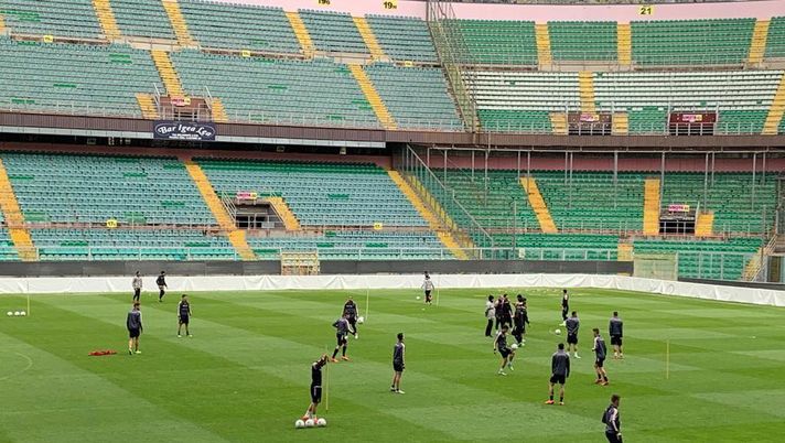 Palermo, live “Renzo Barbera”: iniziata la seduta d’allenamento, presente anche la De Angeli Palermo, live “Renzo Barbera”: iniziata la seduta d’allenamento, presente anche la De Angeli