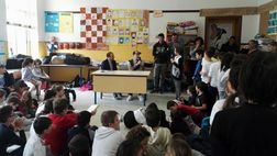 Rodrigo De Paul torna a scuola e i bambini lo “interrogano”