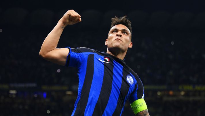 MILAN, ITALY - MAY 16: Lautaro Martinez of FC Internazionale celebrates after scoring the team's first goal during the UEFA Champions League semi-final second leg match between FC Internazionale and AC Milan at Stadio Giuseppe Meazza on May 16, 2023 in Milan, Italy. (Photo by Mike Hewitt/Getty Images) Zanetti: “Lautaro molto probabilmente sarà capitano. Difficile vada via, è un riferimento” - immagine 1