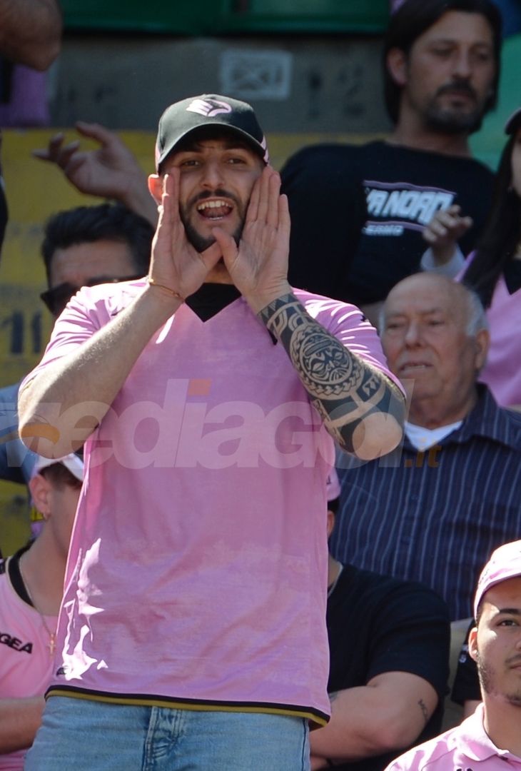 FOTOTIFO Palermo-Spal 2-1, gli scatti ai tifosi al “Renzo Barbera” (GALLERY) - immagine 19