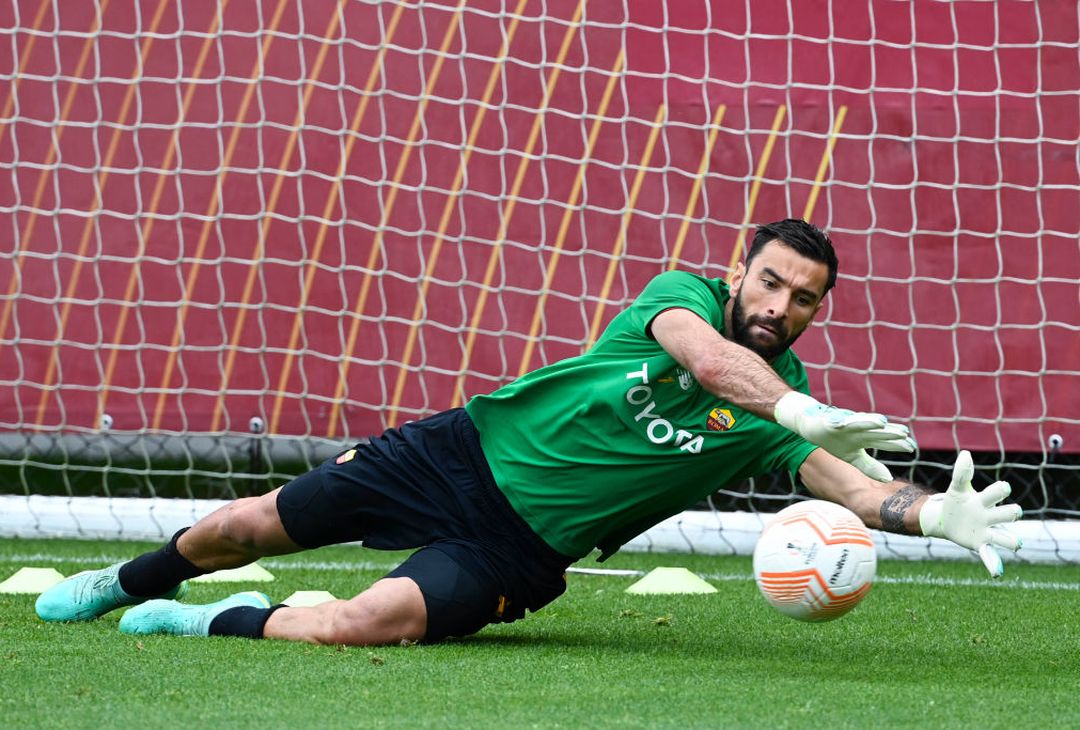 Primo allenamento in vista del Bayer: a parte Smalling e Dybala – FOTO GALLERY - immagine 5
