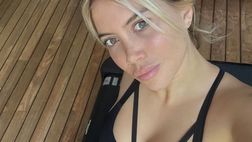 Wanda Nara accoglie il weekend così: outfit sportivo e décolleté da urlo