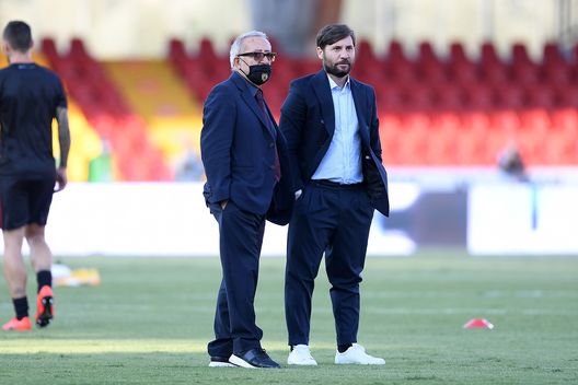 BENEVENTO, ITALY - SEPTEMBER 30: Oreste Vigorito Benevento Calcio President and Pasquale Foggia Benevento Calcio Sport Director before the Serie A match between Benevento Calcio and FC Internazionale at Stadio Ciro Vigorito on September 30, 2020 in Benevento, Italy. (Photo by Francesco Pecoraro/Getty Images) BENEVENTO, ITALY - SEPTEMBER 30: Oreste Vigorito Benevento Calcio President and Pasquale Foggia Benevento Calcio Sport Director before the Serie A match between Benevento Calcio and FC Internazionale at Stadio Ciro Vigorito on September 30, 2020 in Benevento, Italy. (Photo by Francesco Pecoraro/Getty Images)