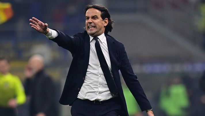 MILAN, ITALY - FEBRUARY 05: Head Coach Simone Inzaghi of FC Internazionale reacts during the Serie A match between FC Internazionale and AC Milan at Stadio Giuseppe Meazza on February 05, 2022 in Milan, Italy. (Photo by Mattia Ozbot - Inter/Inter via Getty Images)