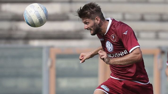 REGGIO CALABRIA, ITALY - SEPTEMBER 08:  Nicol? Bianchi of Reggina during the Lega Pro Serie C match between Reggina and Bisceglie at Stadio Oreste Granillo on September 8, 2019 in Reggio Calabria, Italy.  (Photo by Maurizio Lagana/Getty Images)  REGGIO CALABRIA, ITALY - SEPTEMBER 08:  Nicol? Bianchi of Reggina during the Lega Pro Serie C match between Reggina and Bisceglie at Stadio Oreste Granillo on September 8, 2019 in Reggio Calabria, Italy.  (Photo by Maurizio Lagana/Getty Images)