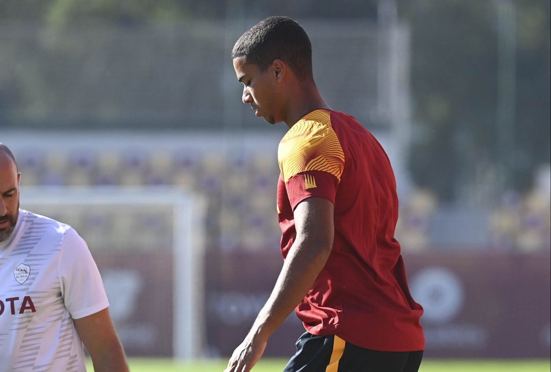 Trigoria, ripresa in vista della Samp: in campo Zaniolo e Karsdorp – FOTO GALLERY - immagine 37