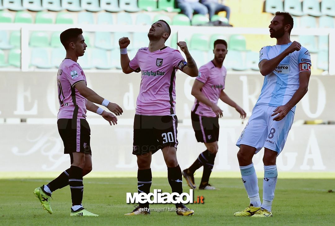  PALERMO, ITALY - OCTOBER 28:  Ilija Nestorovski of Palermo celebratyes after scoring a penalty  during the Serie B match between US Citta di Palermo and Virtus Entella at Stadio Renzo Barbera on October 28, 2017 in Palermo, Italy.  (Photo by Tullio M. Puglia/Getty Images) 