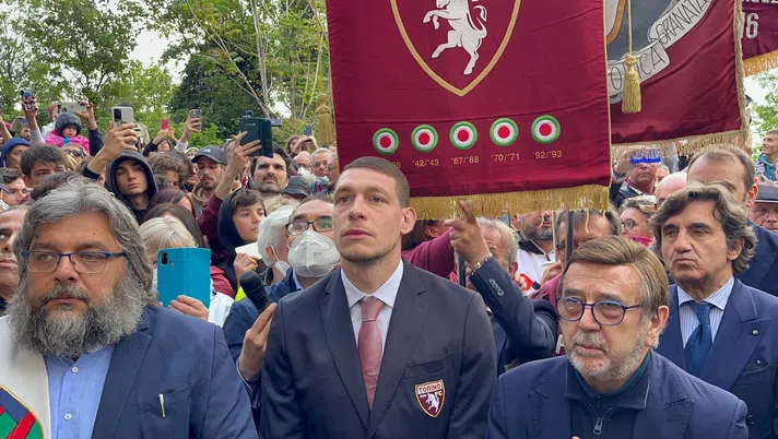 Belotti a furor di popolo: acclamato a Superga, i tifosi gli chiedono di restare - immagine 1