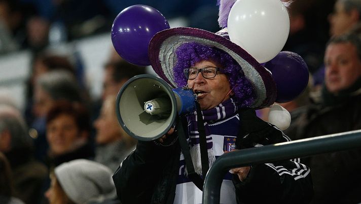 BRUSSELS, BELGIUM - FEBRUARY 18: An Anderlecht fan show his support during the UEFA Europa League round of 32 first leg match between Anderlecht and Olympiakos FC at Constant Vanden Stock Stadium on February 18, 2016 in Brussels, Belgium. (Photo by Dean Mouhtaropoulos/Getty Images) BRUSSELS, BELGIUM - FEBRUARY 18: An Anderlecht fan show his support during the UEFA Europa League round of 32 first leg match between Anderlecht and Olympiakos FC at Constant Vanden Stock Stadium on February 18, 2016 in Brussels, Belgium. (Photo by Dean Mouhtaropoulos/Getty Images)