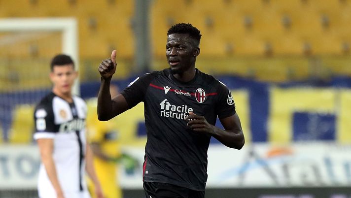 PARMA, ITALY - FEBRUARY 07: Musa Barrow of Bologna FC celebrates after scoring a goal during the Serie A match between Parma Calcio  and Bologna FC at Stadio Ennio Tardini on February 7, 2021 in Parma, Italy.  (Photo by Gabriele Maltinti/Getty Images) 