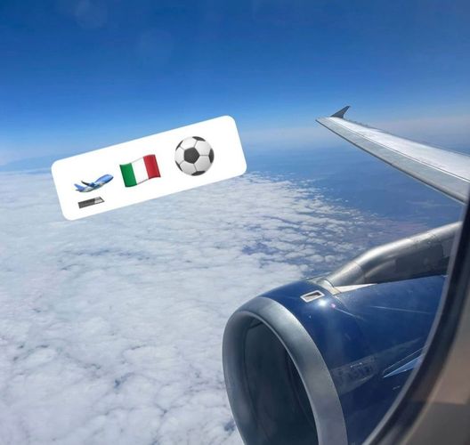 Torreira in volo verso l’Italia, la foto postata sui social Torreira in volo verso l’Italia, la foto postata sui social