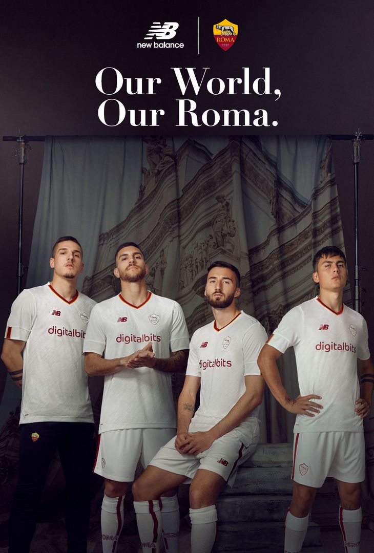 La Roma presenta la seconda maglia 2022/23: tutti i dettagli – FOTO GALLERY - immagine 2