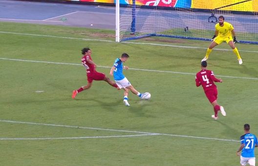 VIDEO Napoli-Liverpool 4-0, Zielinski cala il poker in una notte magica al Maradona VIDEO Napoli-Liverpool 4-0, Zielinski cala il poker in una notte magica al Maradona - immagine 1