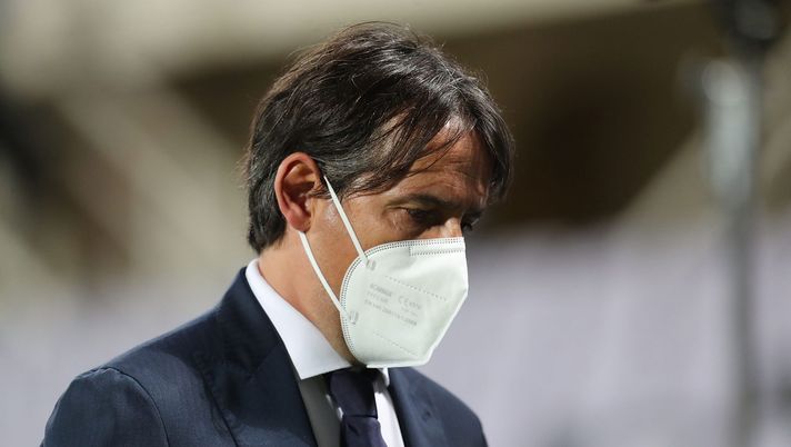 FLORENCE, ITALY - MAY 08: Simone Inzaghi manager of SS Lazio during the Serie A match between ACF Fiorentina and SS Lazio at Stadio Artemio Franchi on May 8, 2021 in Florence, Italy. Sporting stadiums around Italy remain under strict restrictions due to the Coronavirus Pandemic as Government social distancing laws prohibit fans inside venues resulting in games being played behind closed doors. (Photo by Gabriele Maltinti/Getty Images) FLORENCE, ITALY - MAY 08: Simone Inzaghi manager of SS Lazio during the Serie A match between ACF Fiorentina and SS Lazio at Stadio Artemio Franchi on May 8, 2021 in Florence, Italy. Sporting stadiums around Italy remain under strict restrictions due to the Coronavirus Pandemic as Government social distancing laws prohibit fans inside venues resulting in games being played behind closed doors. (Photo by Gabriele Maltinti/Getty Images)