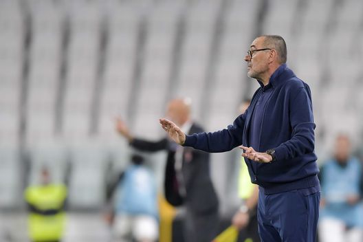 L'ex allenatore della Juventus Maurizio Sarri L'ex allenatore della Juventus Maurizio Sarri