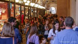 Sotto il Salone è un tripudio gastronomico, le foto dell’ottava festa