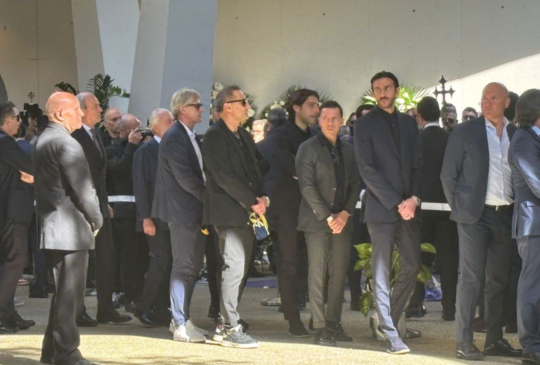 GALLERY VN – La camera ardente per Joe Barone. Tra i presenti Marotta e DeLa - immagine 52