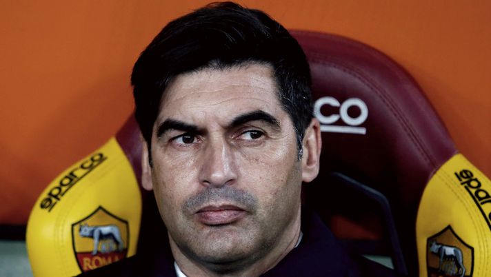 ROME, ITALY - JANUARY 05:  AS Roma head coach Paulo Fonseca looks on during the Serie A match between AS Roma and Torino FC at Stadio Olimpico on January 5, 2020 in Rome, Italy.  (Photo by Paolo Bruno/Getty Images) 