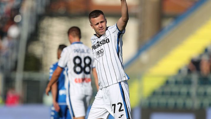 EMPOLI, ITALY - OCTOBER 17: Josip Ilicic of Atalanta BC celebrates after scoring his second goal during the Serie A match between Empoli FC and Atalanta BC at Stadio Carlo Castellani on October 17, 2021 in Empoli, Italy. (Photo by Gabriele Maltinti/Getty Images) Serie A, Ilicic trascina la Dea. Il Genoa pareggia al 90′, Bologna-Udinese 1-1 - immagine 1