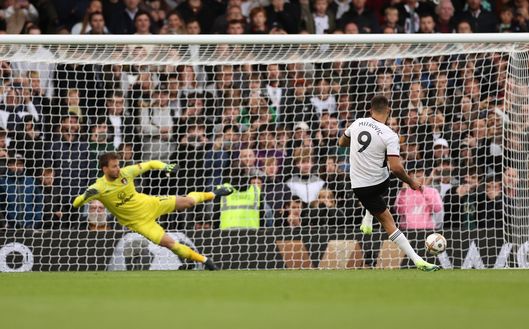 Aleksandar Mitrovic of Fulham scores Fulham, la confessione di Mitrovic: “Ho un debole per il Napoli e per la Roma”- immagine 2