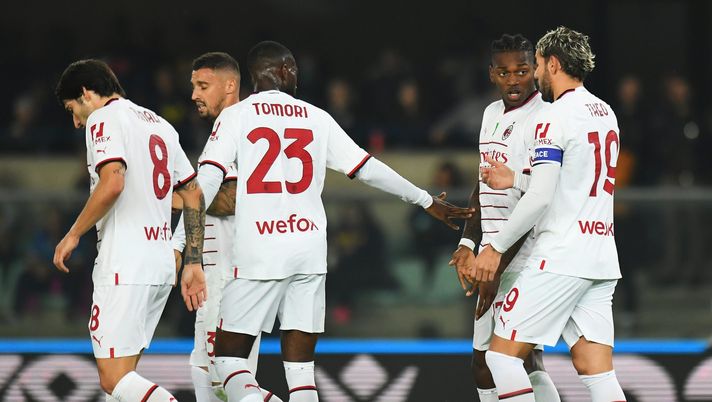VERONA, ITALY - OCTOBER 16: Rafael Leao of AC Milan celebrates with teammate Theo Hernandez after their side's first goal, an own goal scored by Miguel Veloso (not pictured) of Hellas Verona during the Serie A match between Hellas Verona and AC MIlan at Stadio Marcantonio Bentegodi on October 16, 2022 in Verona, Italy. (Photo by Alessandro Sabattini/Getty Images) Milan, dove vedere le amichevoli dei rossoneri di dicembre - immagine 1