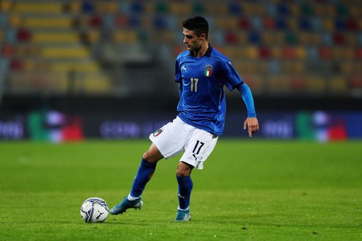 FROSINONE, ITALY - NOVEMBER 16: Gabriele Ferrarini of Italy in action during the international friendly match between Italy U21 and Romania U21 at Stadio Benito Stirpe on November 16, 2021 in Frosinone, Italy. (Photo by Paolo Bruno/Getty Images ) Ritorno in Serie B per Ferrarini? Una società sonda il serreno- immagine 2