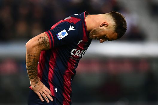 BOLOGNA, ITALY - NOVEMBER 12: Marko Arnautovic of Bologna FC reacts during the Serie A match between Bologna FC and US Sassuolo at Stadio Renato Dall'Ara on November 12, 2022 in Bologna, Italy. (Photo by Alessandro Sabattini/Getty Images) arnautovic