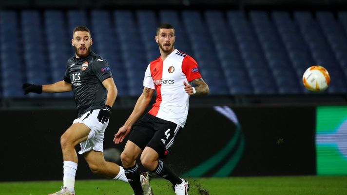 ROTTERDAM, NETHERLANDS - NOVEMBER 05: Nikola Vlasic of CSKA Moscow battles for the ball with Marcos Senesi of Feyenoord Rotterdam during the UEFA Europa League Group K stage match between Feyenoord and CSKA Moskva at De Kuip on November 05, 2020 in Rotterdam, Netherlands. (Photo by Dean Mouhtaropoulos/Getty Images) Marcos Senesi Feyenoord