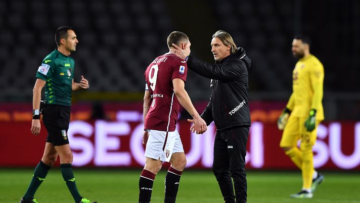 TURIN, ITALY - JANUARY 29: Andrea Belotti of Torino speaks with his Head Coach Davide Nicola at the final whistle of the Serie A match between Torino FC and ACF Fiorentina at Stadio Olimpico di Torino on January 29, 2021 in Turin, Italy. (Photo by Valerio Pennicino/Getty Images) 