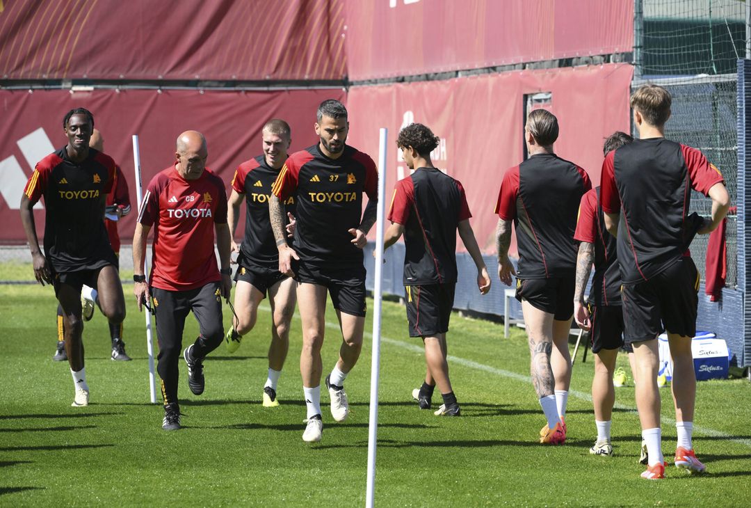 Trigoria, sorrisi e concentrazione nell’allenamento post derby – FOTOGALLERY - immagine 2