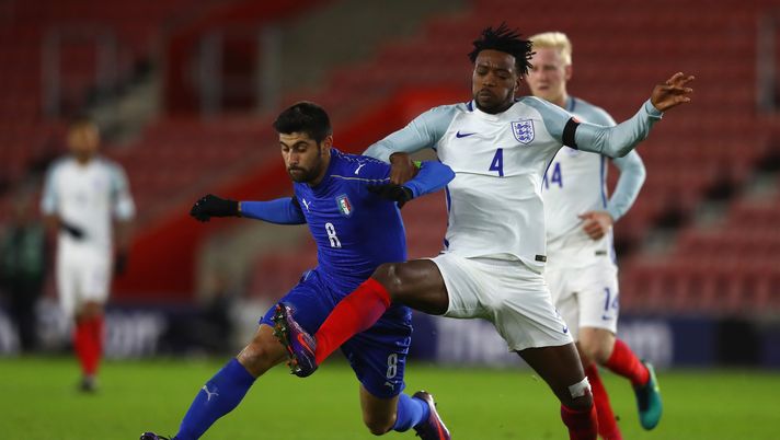 SOUTHAMPTON, ENGLAND - NOVEMBER 10: Nathaniel Chalobah of England challenges Marco Benassi of Italy closes in during the FIFA 2018 World Cup Qualifier between England and Italy at St Mary's Stadium on November 10, 2016 in Southampton, England.  (Photo by Michael Steele/Getty Images) 