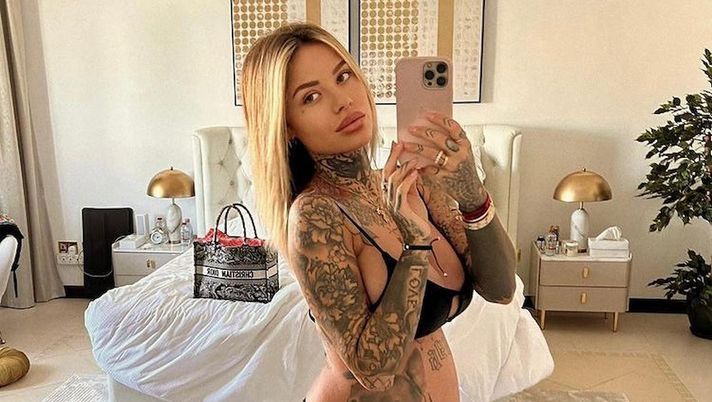 Zoe Cristofoli, manca sempre meno. Lady Hernandez mostra il pancione a 8 mesi  Zoe Cristofoli, manca sempre meno. Lady Hernandez mostra il pancione a 8 mesi