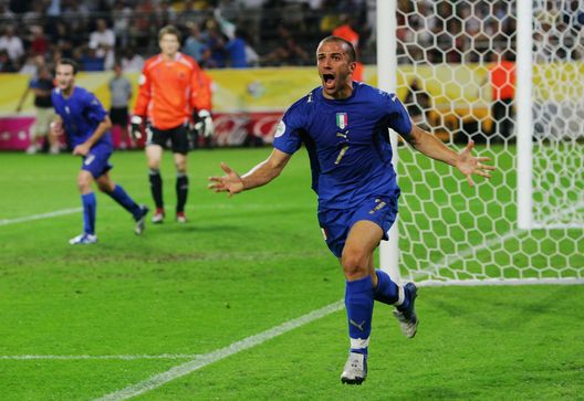 DORTMUND, GERMANY - JULY 04: Alessandro Del Piero of Italy celebrates scoring his team's second goal in extra time during the FIFA World Cup Germany 2006 Semi-final match between Germany and Italy played at the Stadium Dortmund on July 04, 2006 in Dortmund, Germany. (Photo by Alex Livesey/Getty Images) Juventus