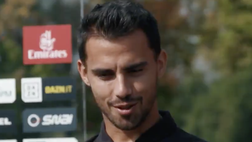 Milan, Suso: “Derby una partita a poker, servono testa e fortuna: Inter favorita, ma…”