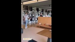 Ambrosini sorpresa ad Ancelotti: abbracci e sorrisi per gli ex Milan | VIDEO