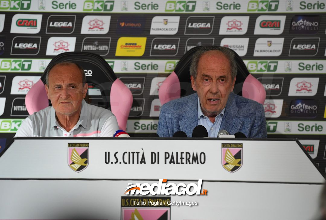  PALERMO, ITALY - APRIL 24: Delio Rossi (L) answers questions during his presentation ad new Head Coach of US Citta' di Palermo with President Rino Foschi at Tenente Carmelo Onorato Sports Center on April 24, 2019 in Palermo, Italy. (Photo by Tullio M. Puglia/Getty Images) 