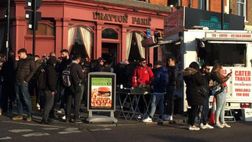 Arsenal Napoli, clima di festa tra i tifosi: insieme nel pre gara