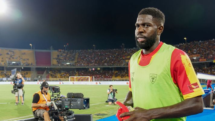LECCE, ITALY - AUGUST 28: Samuel Umtiti of US Lecce during the Serie A match between US Lecce and Empoli FC at Stadio Via del Mare on August 28, 2022 in Lecce, Italy. (Photo by Donato Fasano/Getty Images) Il Lecce si affida a Strefezza, ecco la formazione. Baroni: “Occhio a Umtiti” - immagine 1