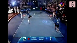VIDEO Maradona, ricordi leggendari: quando Diego, Messi e Tevez si sfidarono a calcio tennis