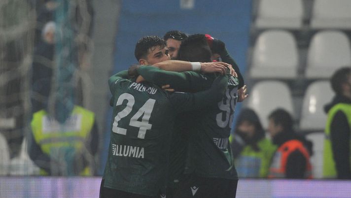 FERRARA, ITALY - JANUARY 25: Musa Barrow of Bologna FC celebrates after scoring his team's second goal during the Serie A match between SPAL and Bologna FC at Stadio Paolo Mazza on January 25, 2020 in Ferrara, Italy. (Photo by Mario Carlini / Iguana Press/Getty Images) FERRARA, ITALY - JANUARY 25: Musa Barrow of Bologna FC celebrates after scoring his team's second goal during the Serie A match between SPAL and Bologna FC at Stadio Paolo Mazza on January 25, 2020 in Ferrara, Italy. (Photo by Mario Carlini / Iguana Press/Getty Images)