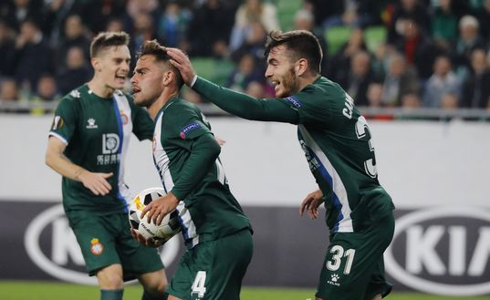 BUDAPEST, HUNGARY - NOVEMBER 28: (l-r) Oscar Melendo of Espanyol Barcelona celebrates with Victor Campuzano of Espanyol Barcelona during the UEFA Europa League Group stage match between Ferencvarosi TC and Espanyol Barcelona at Ferencvaros Stadium on November 28, 2019 in Budapest, Hungary. (Photo by Laszlo Szirtesi/Getty Images) BUDAPEST, HUNGARY - NOVEMBER 28: (l-r) Oscar Melendo of Espanyol Barcelona celebrates with Victor Campuzano of Espanyol Barcelona during the UEFA Europa League Group stage match between Ferencvarosi TC and Espanyol Barcelona at Ferencvaros Stadium on November 28, 2019 in Budapest, Hungary. (Photo by Laszlo Szirtesi/Getty Images)