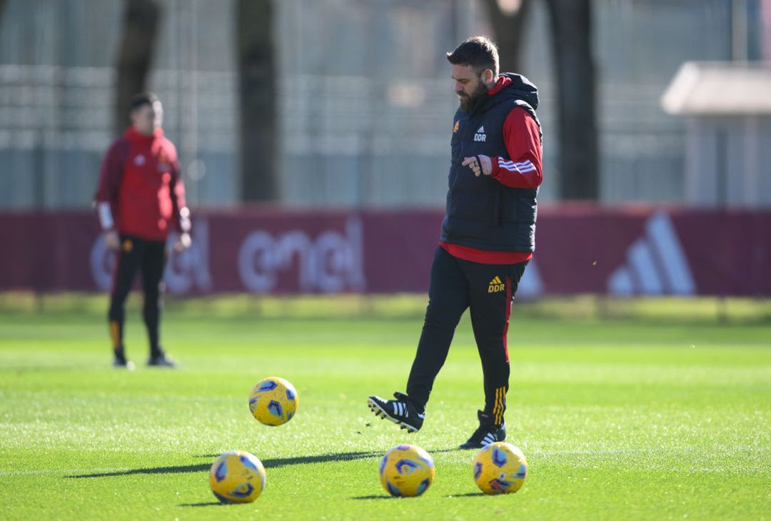 Roma, la ripresa degli allenamenti dopo la vittoria col Verona – FOTO GALLERY - immagine 6