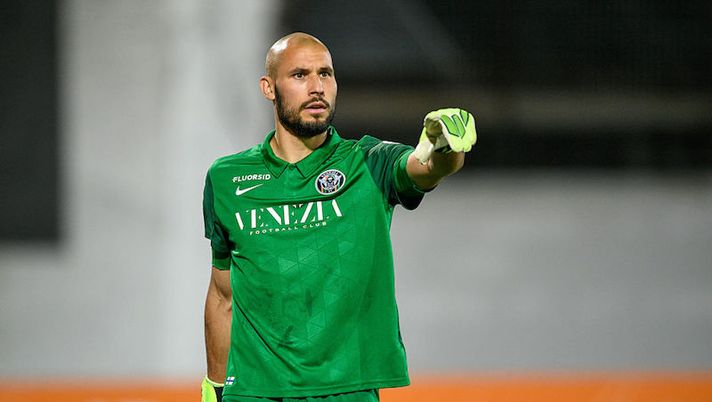 VENEZIA, ITALY - MAY 27: Serie B match between Venezia FC and AC Cittadella at Pier Luigi Penzo Stadium on JMay 27, 2021 in Venice, Italy. In the pic: Niki Mäenpää (Venezia) Venezia, gli infortuni di Maenpaa e Lezzerini e come cambia la gerarchia con Romero - immagine 1