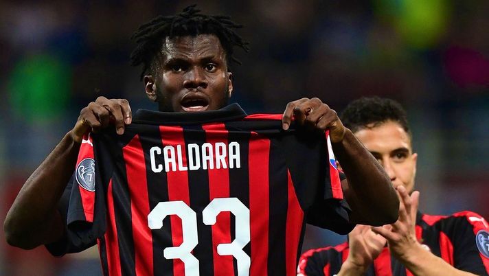 Kessie, esposta maglia di Caldara al gol del 2-0 Kessie, esposta maglia di Caldara al gol del 2-0 - immagine 1