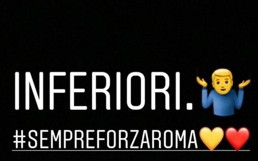 Zaniolo aveva risposto così al coro "salta con noi", poi oggi lo striscione incredibile a Trigoria Zaniolo aveva risposto così al coro "salta con noi", poi oggi lo striscione incredibile a Trigoria