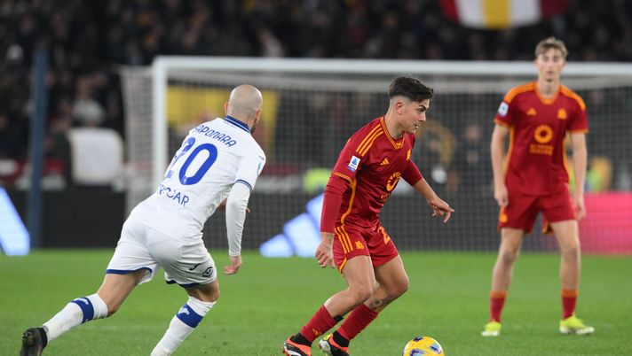 Roma-Verona, problema fisico per Dybala: De Rossi lo sostituisce precauzionalmente - immagine 1